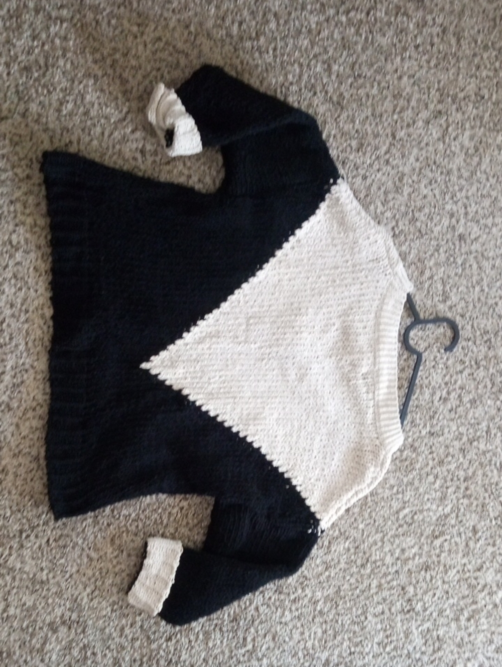Anthropologie Moon River Colorblock Chenille V Neck Sweater Black White Small - Picture 6 of 10